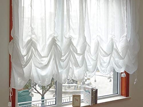 Фото Белые австрийские шторы
